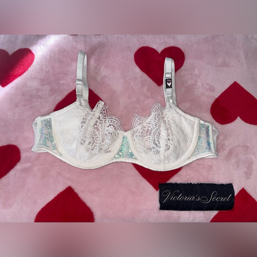 Victoria's Secret White Lace Bra sequins